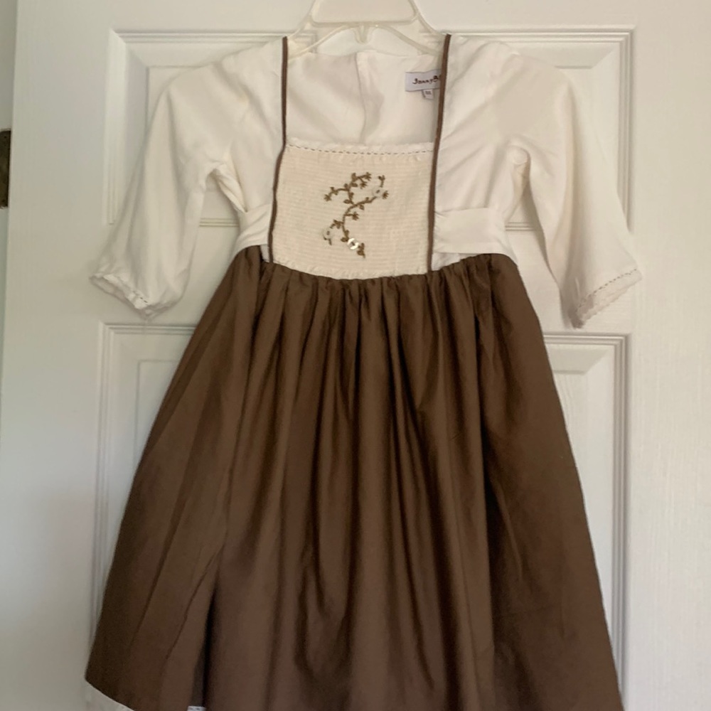 Size 8. Janny B B.